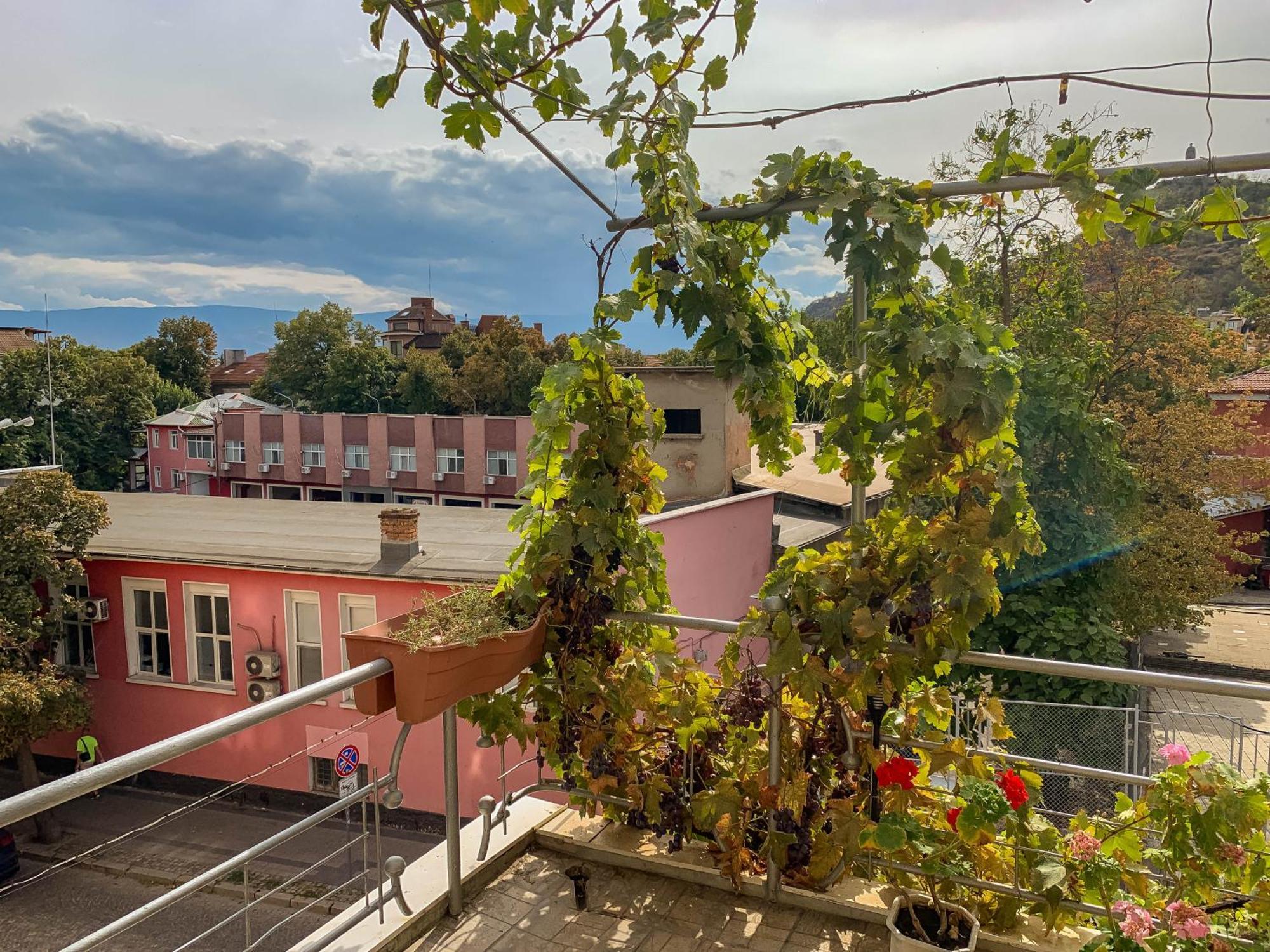 2-Bedroom Flat - Sunny Balcony Plovdiv Exterior photo