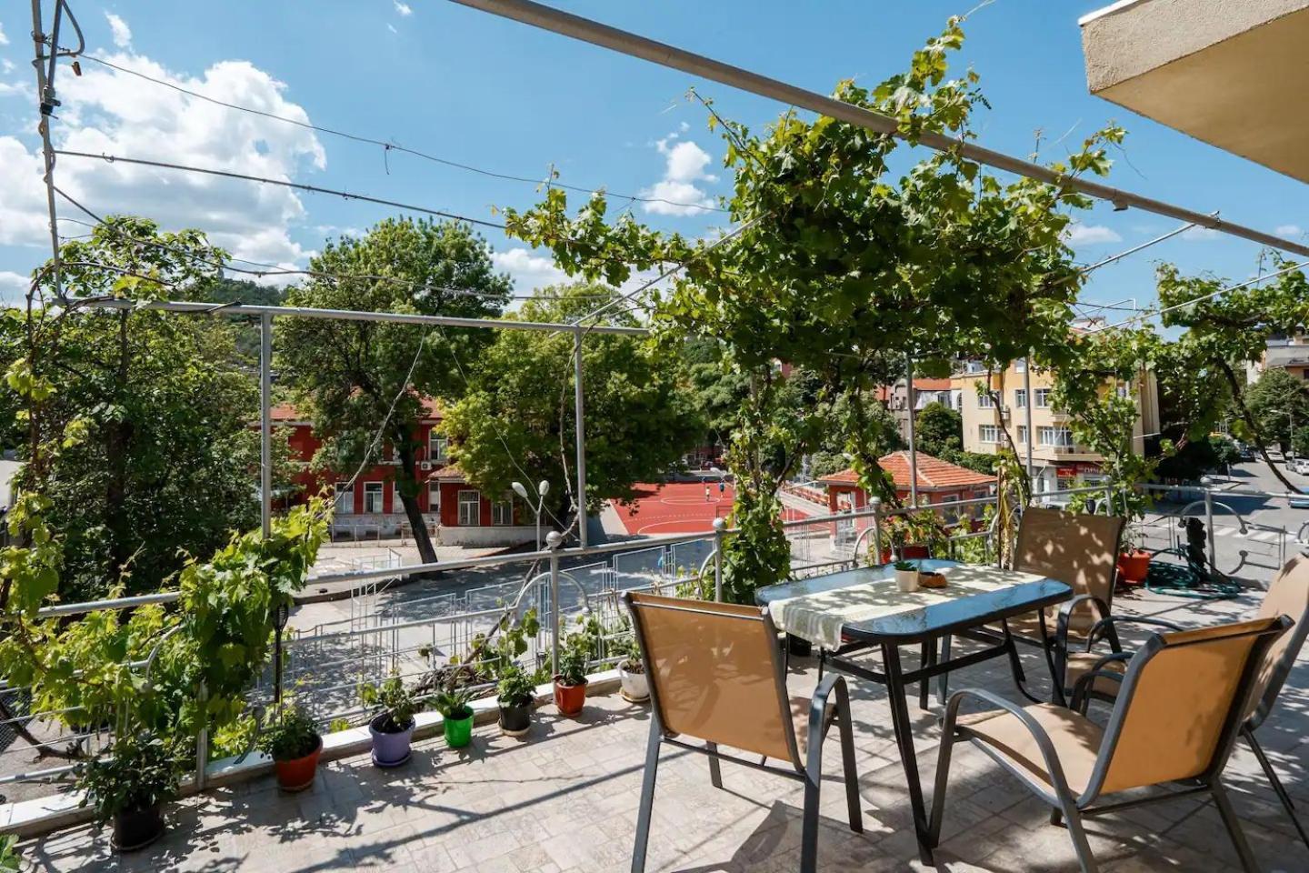 2-Bedroom Flat - Sunny Balcony Plovdiv Exterior photo